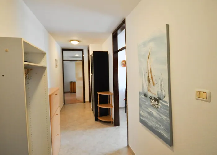 Daire In Novigrad By Interhome