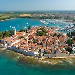 Lejlighed In Novigrad By Interhome *